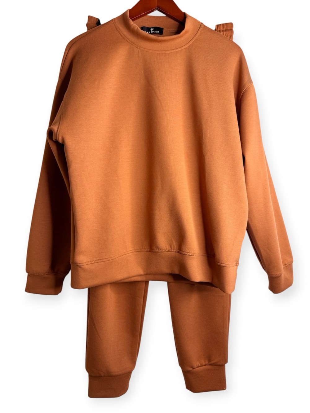 RAE MODE Two Piece Set Joggers and Top Size Medium in Rust Brown